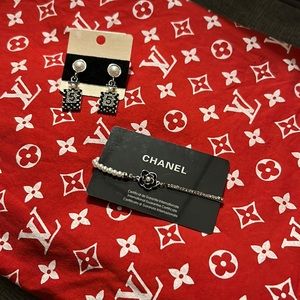 Bracelet and earrings